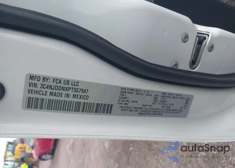 2023 Jeep Compass Trailhawk 4X4 z USA, uszkodzony, nr VIN 3C4NJDDNXPT557947